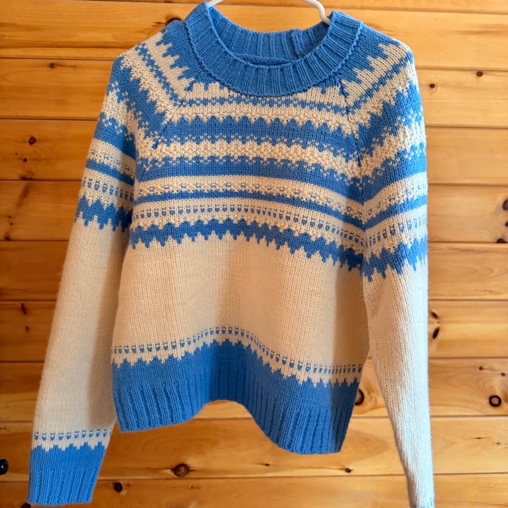 American Eagle Sweater Size M